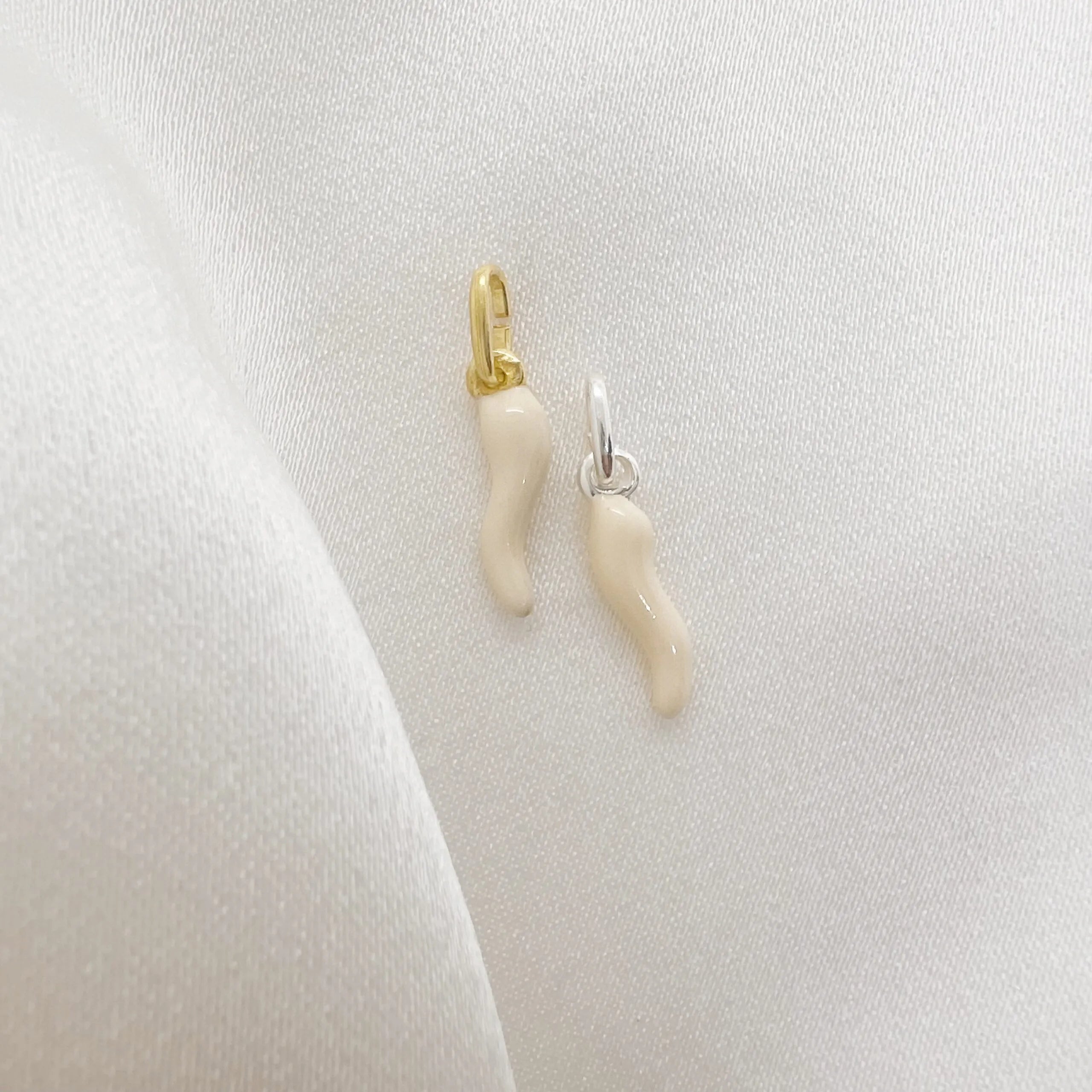 Encantos: El cuerno napolitano “o’curniciello”