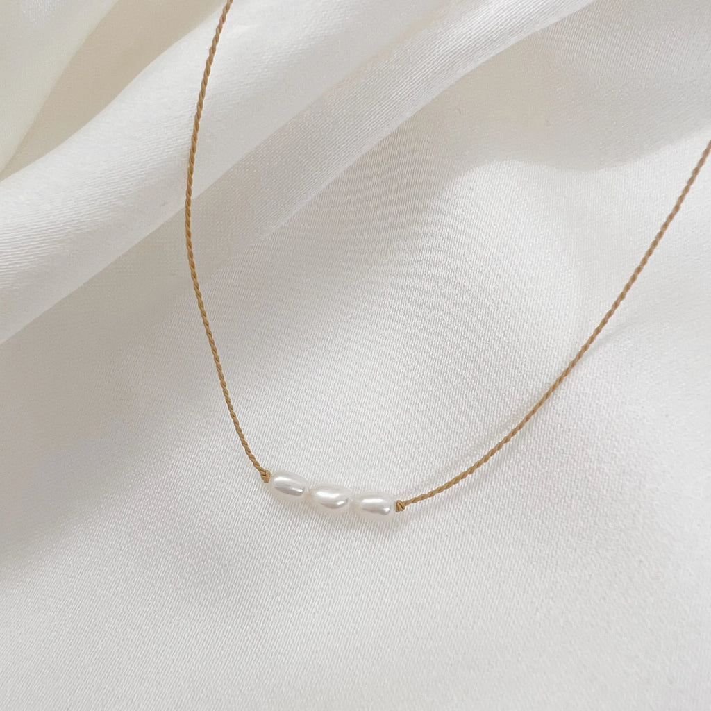 Chocker Bloom Light trio