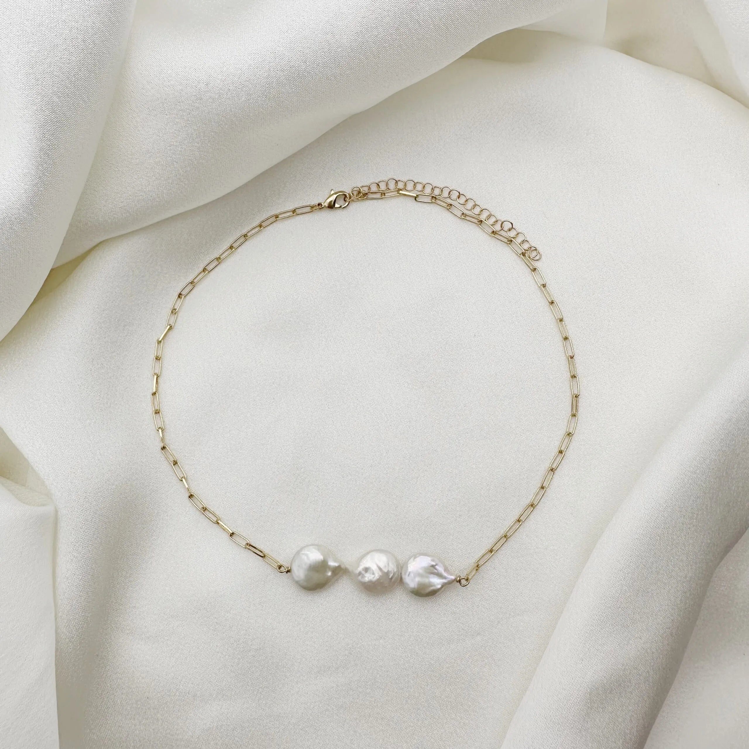 Collier caresse
