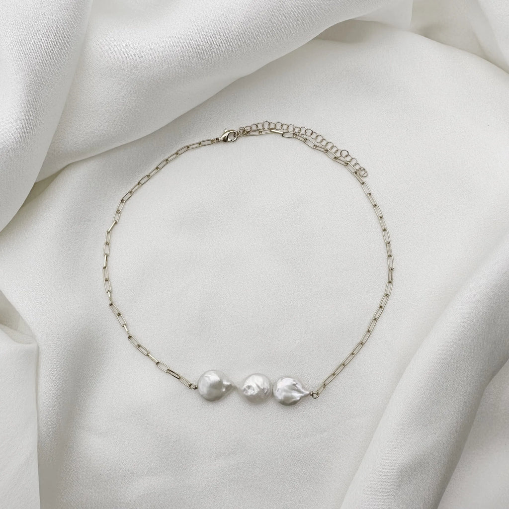 Collier caresse