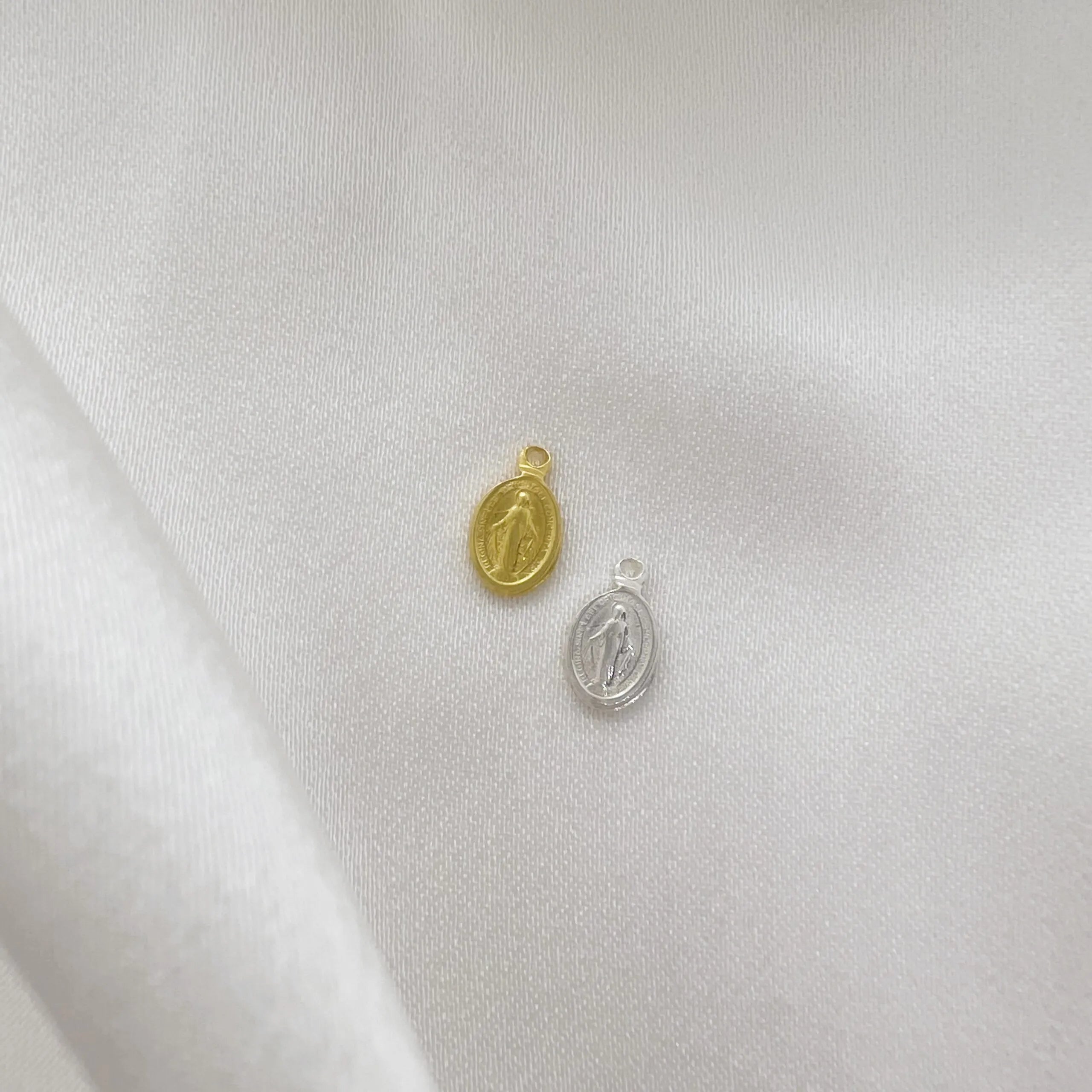 Los encantos: Madonina de la capilla de Notre Dame