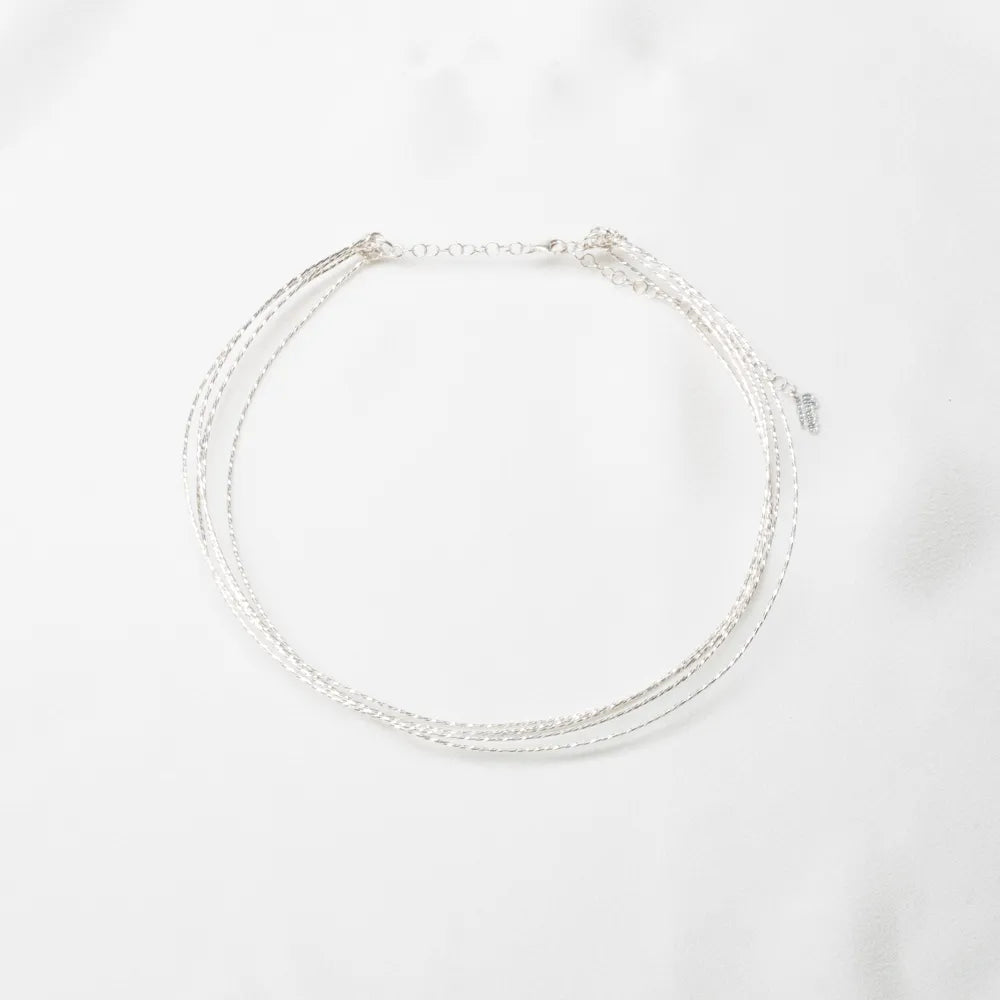 Gargantilla semanal de 5 hilos con brillo 