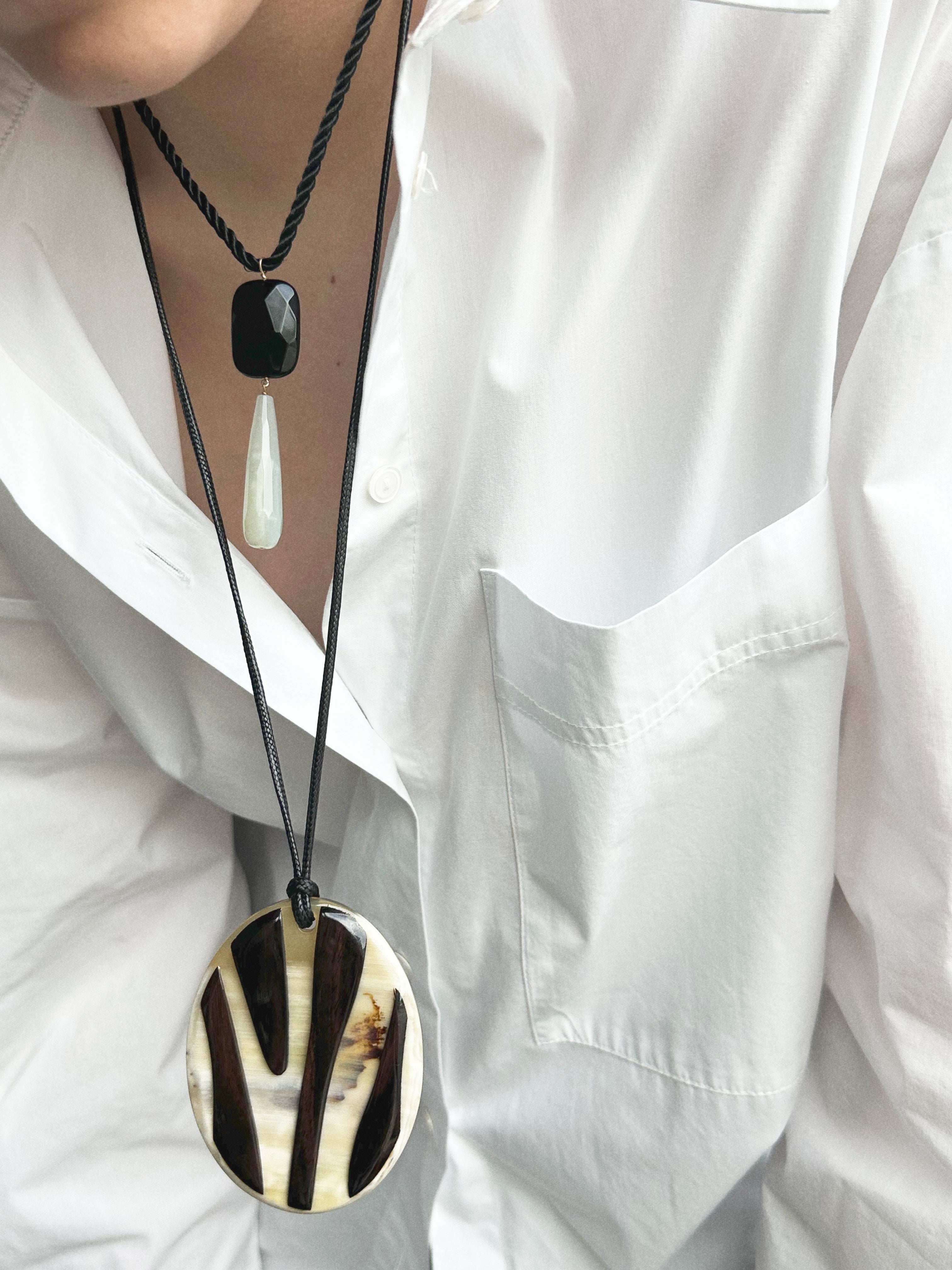Collier Nuit White