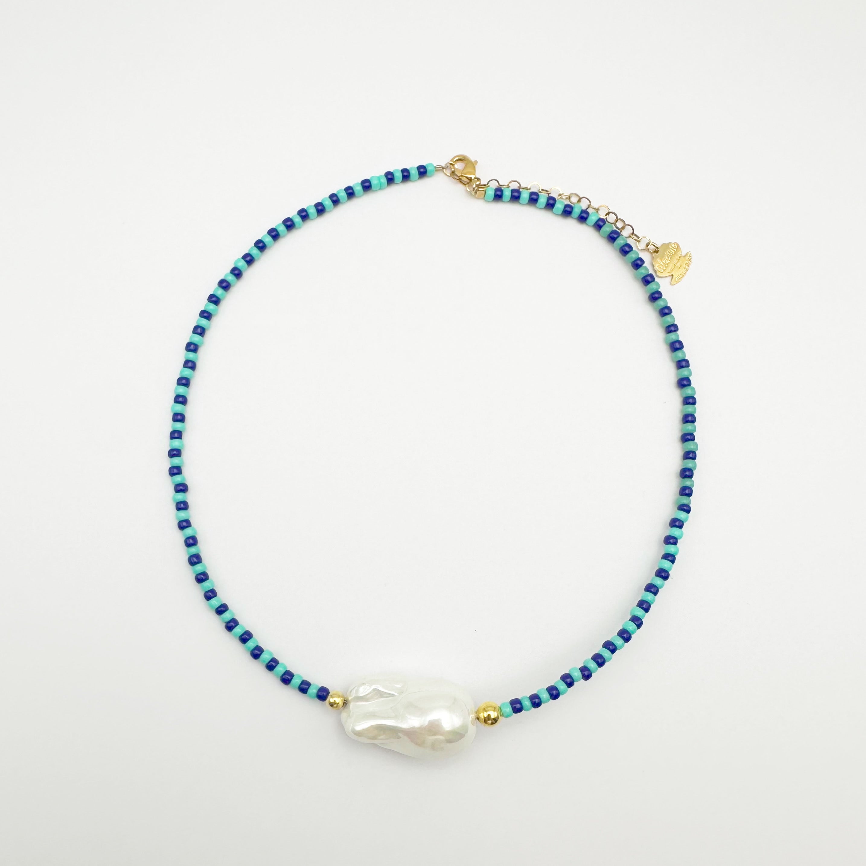 Collar grande de granita