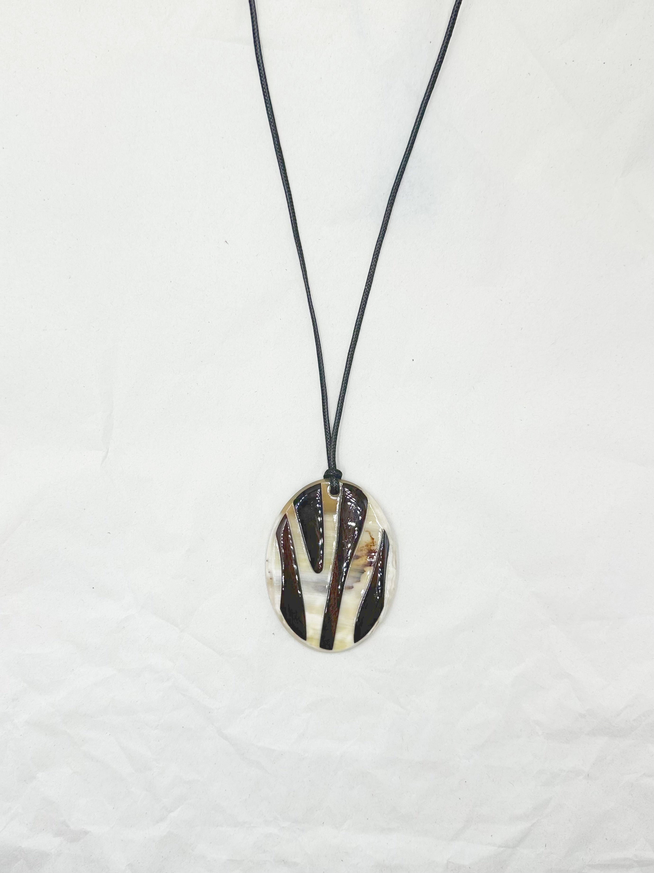 Collier Nuit White